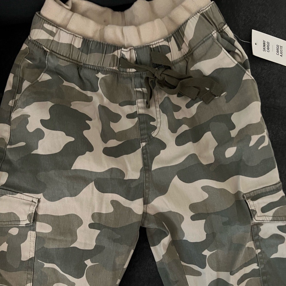 Charlotte Russe refuge nwt camo skinny jogger cargo pants small